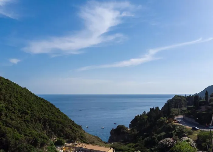 Casa Max Corfu * 帕莱欧卡斯提撒